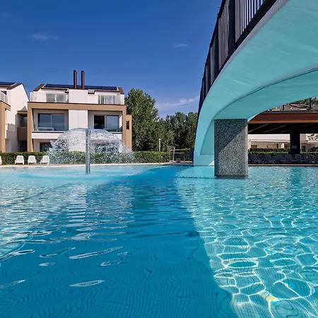 Villaggio Evanike Deluxe