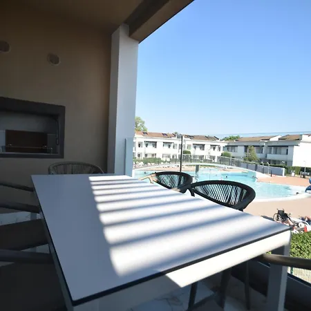 Villaggio Evanike Deluxe *