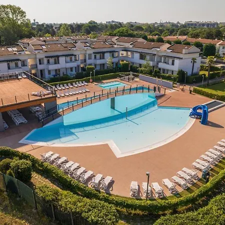 Villaggio Evanike Deluxe *